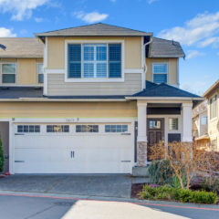 Luxurious Lynnwood Townhome